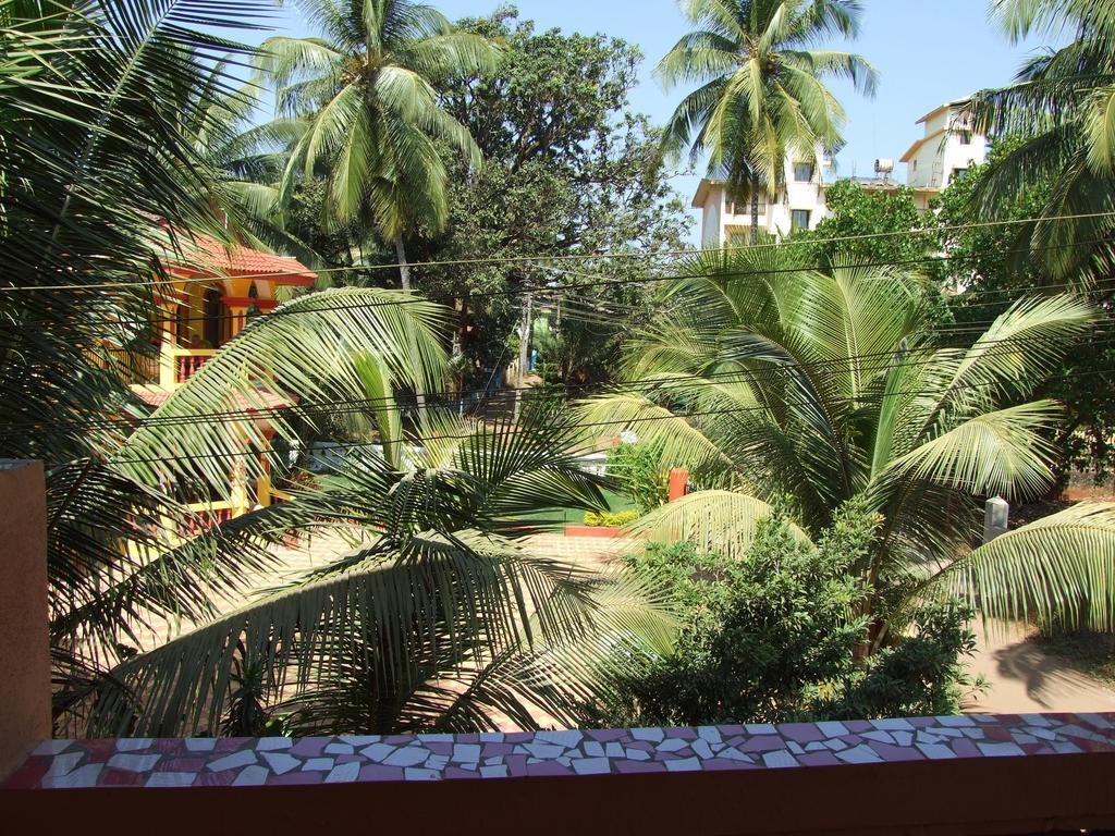 Empire Guest House Calangute Bagian luar foto